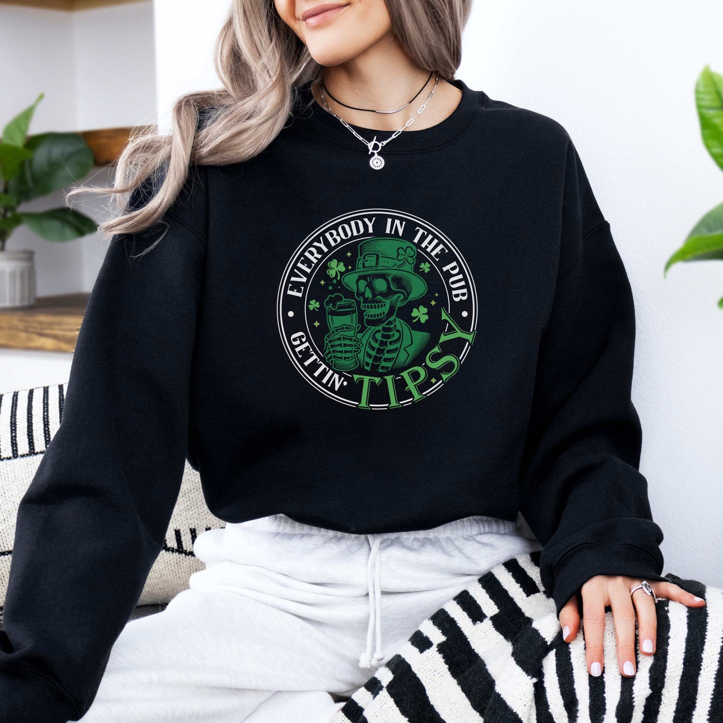 Crewneck Sweatshirt - Everybody In The Pub Getting Tipsy